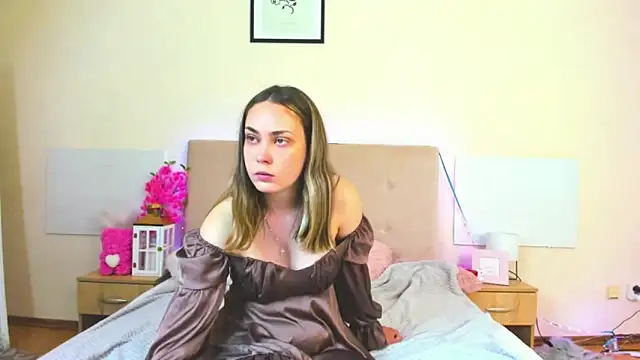 MelanieCuty online show from May 21, 5:27 am