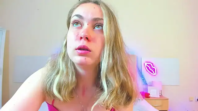 MelanieCuty online show from May 9, 5:11 am