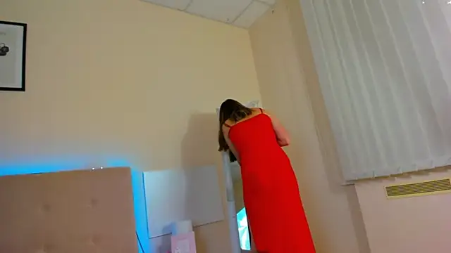 MelanieCuty online show from June 26, 5:35 am