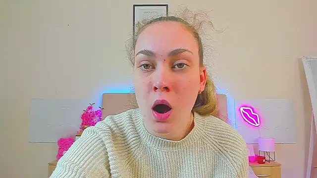 MelanieCuty online show from April 24, 5:31 am