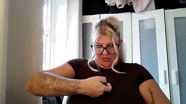 Lexi Laura online show from March 20, 9:32 am