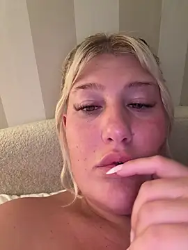 Lexi Laura online show from April 14, 9:42 pm