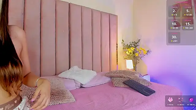 isa miller18 online show from March 31, 11:34 am