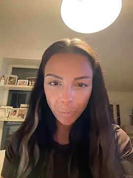 Snapshot of SweetLillySugar chatting on March 13, 10:26 pm SweetLillySugar online show from March 13, 10:26 pm