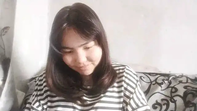 Snapshot of CuteAngell chatting on March 22, 7:43 am CuteAngell online show from March 22, 7:43 am