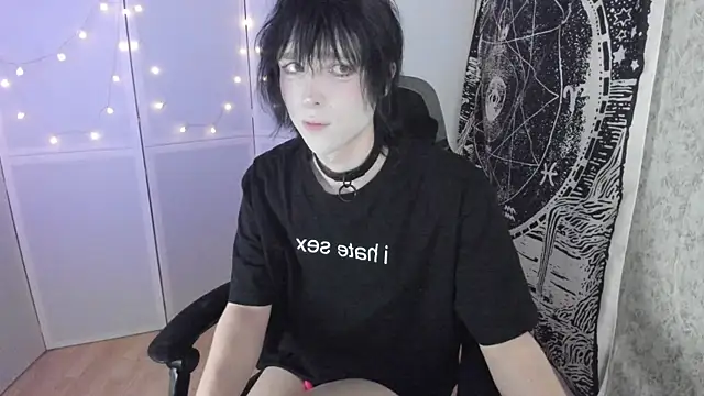 Snapshot of Simochka_w chatting on August 4, 7:29 pm Simochka w online show from August 4, 7:29 pm