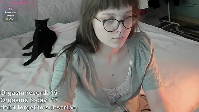 RileyNymph online show from April 11, 3:36 am