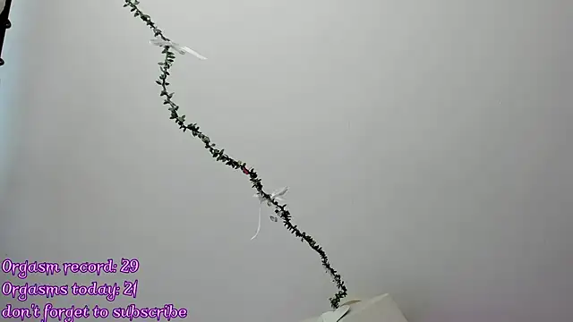 RileyNymph online show from May 14, 6:10 am