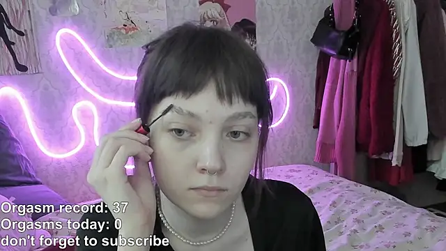 RileyNymph online show from May 1, 3:11 am