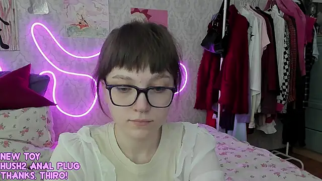 RileyNymph online show from May 28, 3:14 am