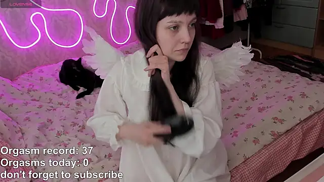 RileyNymph online show from April 24, 3:30 am