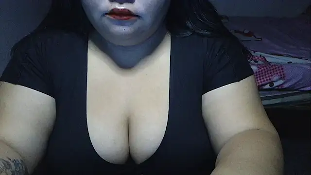 prettycarla  online show from May 2, 12:49 am