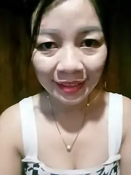Snapshot of Yiyi102300 chatting on June 14, 12:18 am Yiyi102300 online show from June 14, 12:18 am