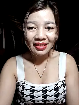 Yiyi102300 online show from April 6, 2:29 am