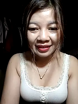 Yiyi102300 online show from April 3, 11:55 pm