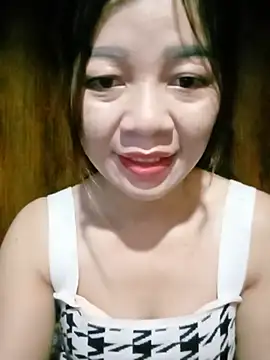 Snapshot of Yiyi102300 chatting on May 29, 9:54 pm Yiyi102300 online show from May 29, 9:54 pm
