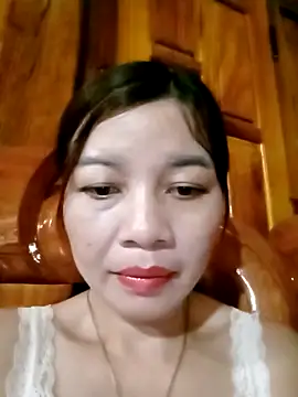Yiyi102300 online show from April 14, 1:54 am