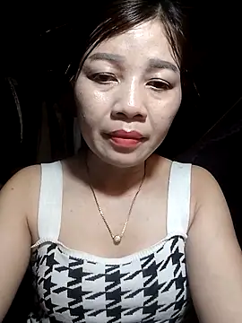 Yiyi102300 online show from April 8, 1:34 pm