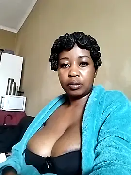 Prettylicou online show from May 4, 10:29 am