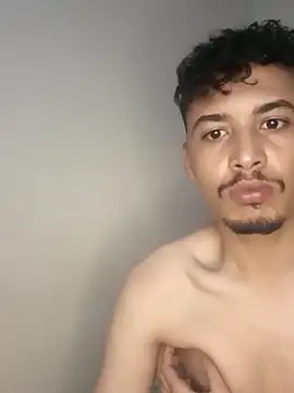 Snapshot of theking777777A chatting on March 14, 1:33 am theking777777A online show from March 14, 1:33 am