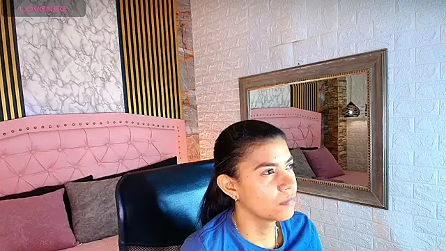 Snapshot of AishaCambell_ chatting on May 14, 10:56 am AishaCambell online show from May 14, 10:56 am