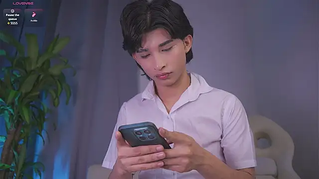 angel yuhogg online show from March 22, 6:04 am
