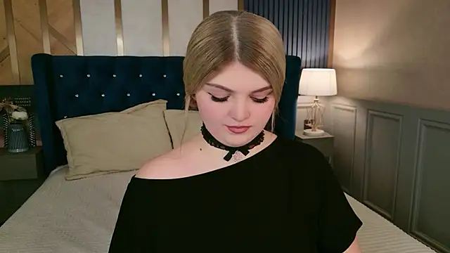 Snapshot of WendyPage chatting on July 7, 7:28 pm WendyPage online show from July 7, 7:28 pm