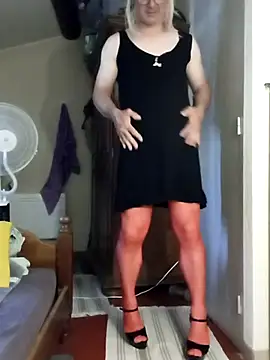 stephie83 online show from June 17, 4:06 pm
