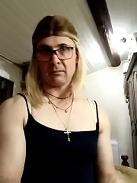 stephie83 online show from March 22, 8:21 pm