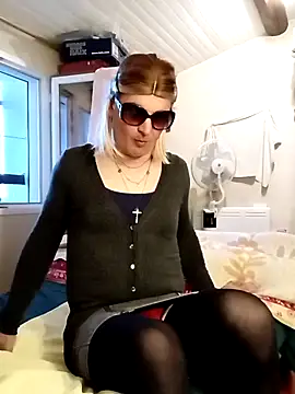 stephie83 online show from March 26, 5:00 pm