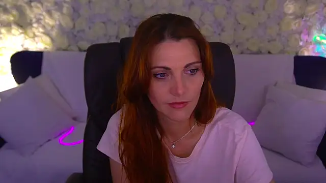 FireFoxxxxxy online show from June 12, 7:06 am