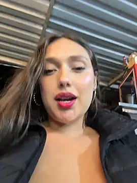 Naughty-Samanta- online show from May 13, 4:41 am