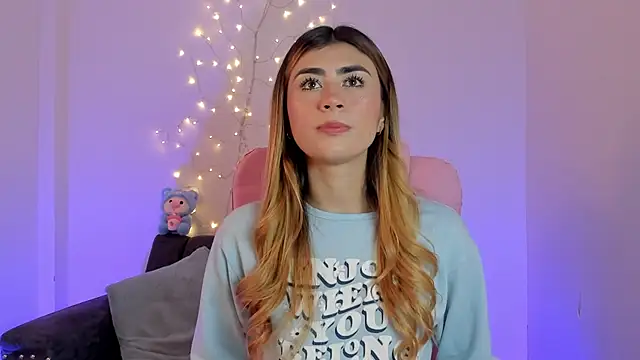 DannieAllen online show from April 16, 8:20 pm