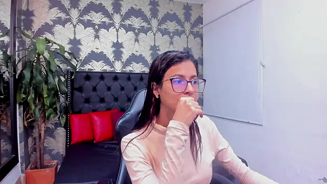 Snapshot of Emily_Lopera chatting on April 30, 2:46 pm Emily Lopera online show from April 30, 2:46 pm