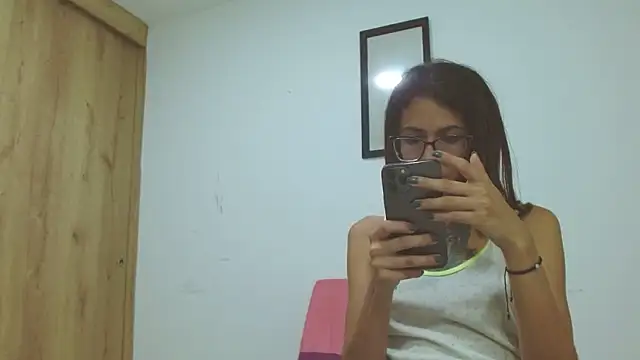 Snapshot of Emily_Lopera chatting on May 27, 5:04 am Emily Lopera online show from May 27, 5:04 am