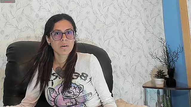 Emily Lopera online show from July 23, 6:26 pm
