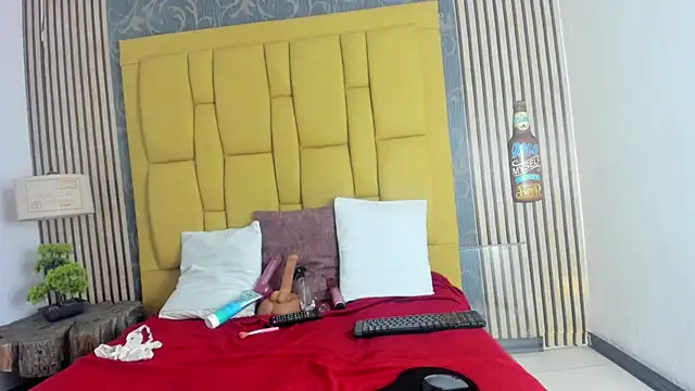  karlaruso online show from April 13, 5:28 pm