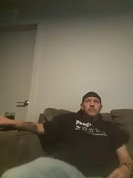 yourMasterisBored online show from April 6, 1:45 am