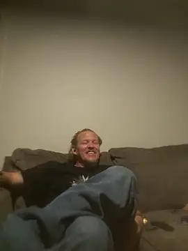 yourMasterisBored online show from April 3, 2:29 am