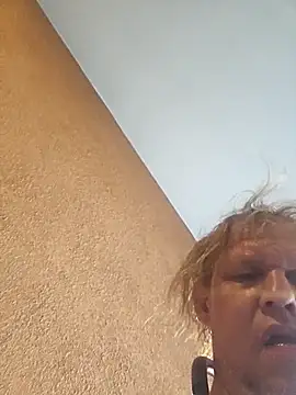 yourMasterisBored online show from April 28, 1:04 am