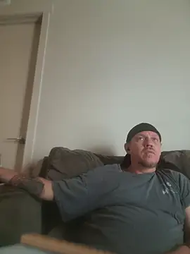 yourMasterisBored online show from April 6, 4:52 pm