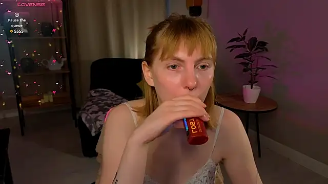 susie miu online show from March 25, 6:13 am