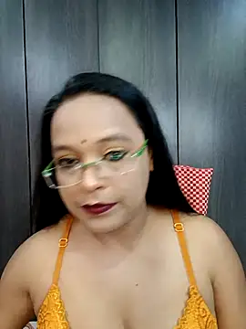 Snapshot of hornyrosy321 chatting on May 29, 5:30 pm hornyrosy321 online show from May 29, 5:30 pm