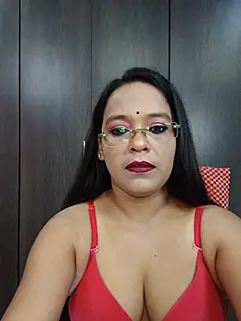 Snapshot of hornyrosy321 chatting on May 17, 5:24 pm hornyrosy321 online show from May 17, 5:24 pm
