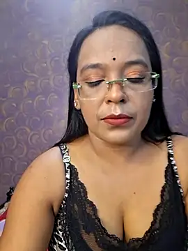 Snapshot of hornyrosy321 chatting on May 25, 6:06 pm hornyrosy321 online show from May 25, 6:06 pm