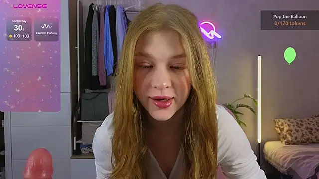 GoldenSunBunny online show from April 2, 4:52 am