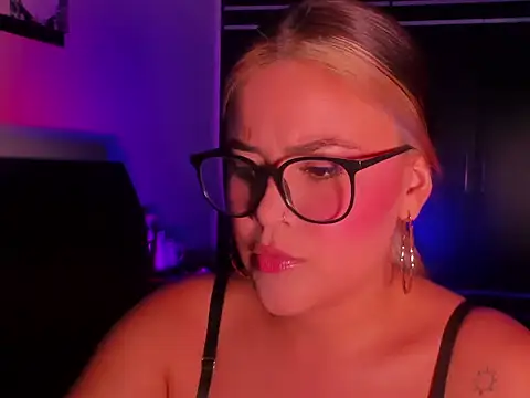 veronicabrown xxx online show from March 23, 4:12 am