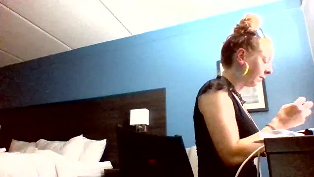Ambionce online show from April 18, 2:25 am