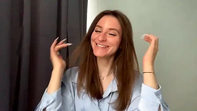 Moonstarisrares online show from April 26, 10:34 am