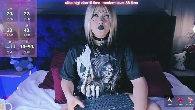  Elissabat  online show from April 15, 9:04 pm